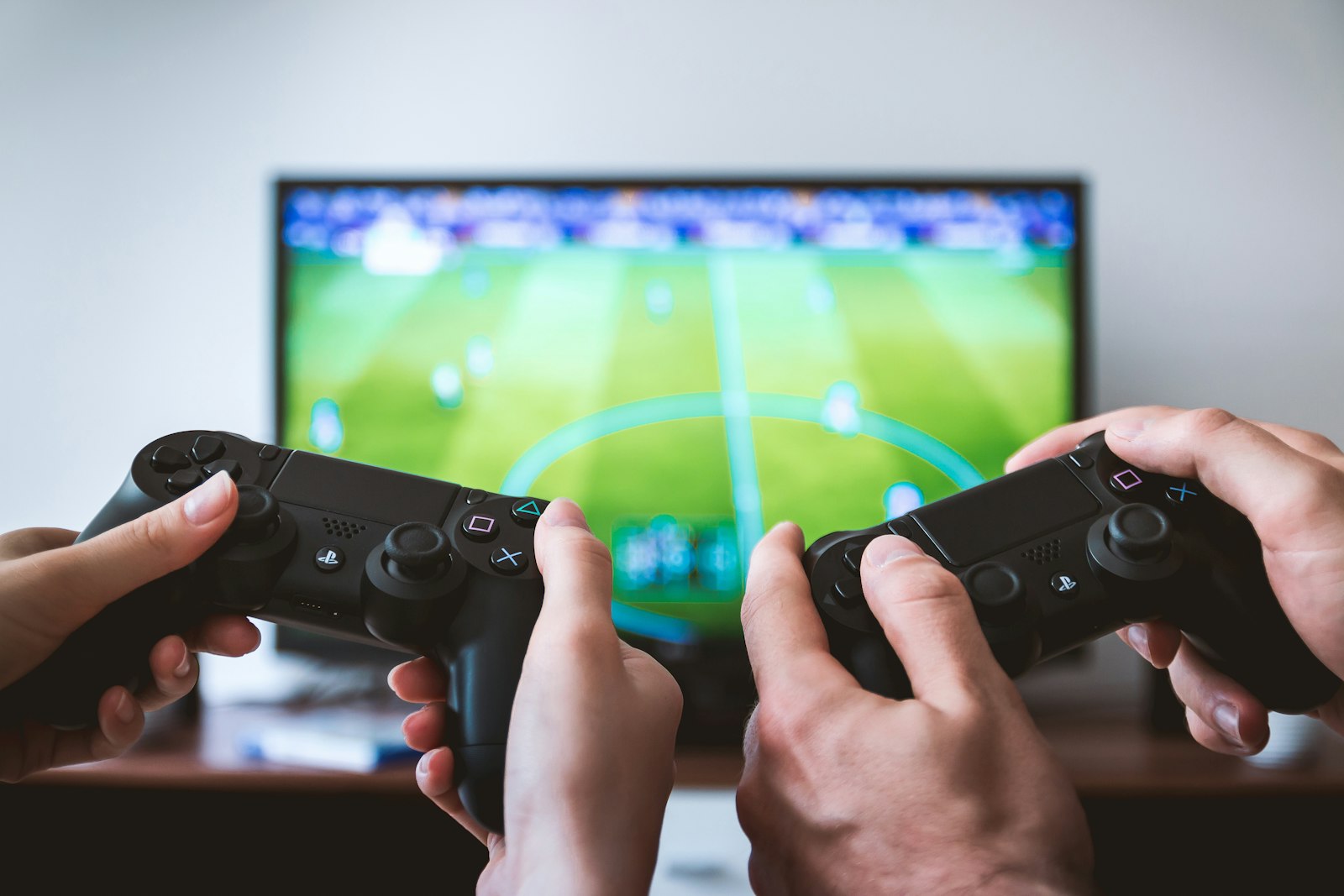 Gamer on Controller